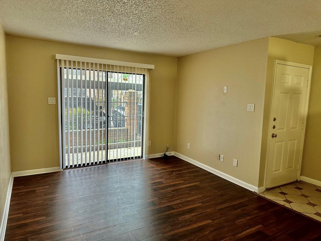 2750 Holly Hall Street 703, Houston, TX 77054