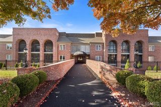 14300 Conway Meadows Court 101, Chesterfield, MO 63017