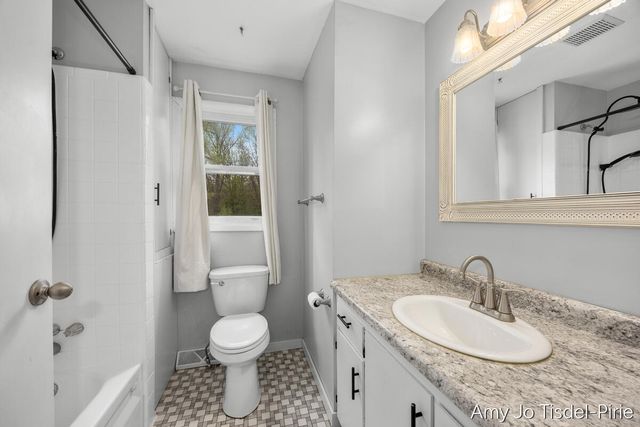 15514 Mercury Drive, Grand Haven, MI 49417