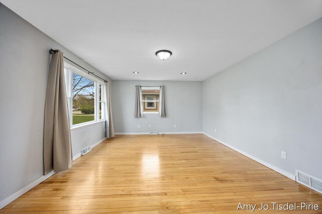 15514 Mercury Drive, Grand Haven, MI 49417