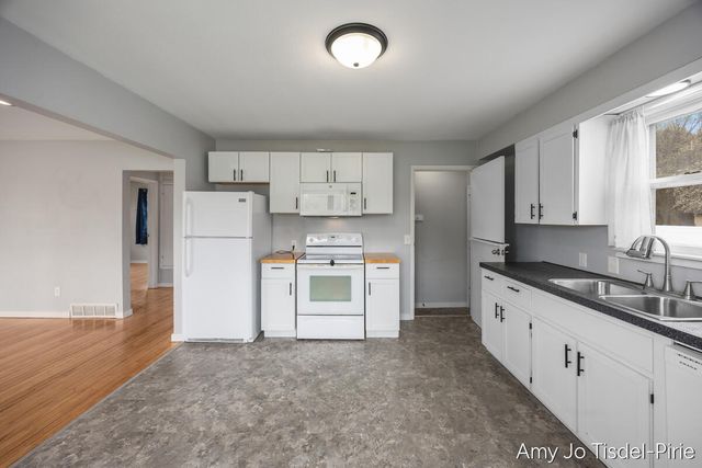 15514 Mercury Drive, Grand Haven, MI 49417