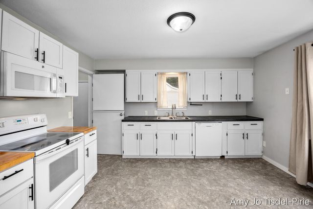 15514 Mercury Drive, Grand Haven, MI 49417