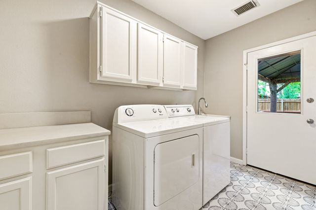 518 Blair Meadow Drive, Grapevine, TX 76051