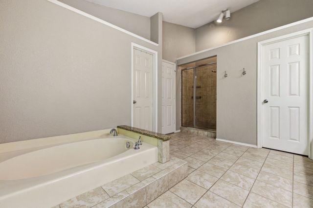 518 Blair Meadow Drive, Grapevine, TX 76051