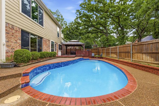 518 Blair Meadow Drive, Grapevine, TX 76051
