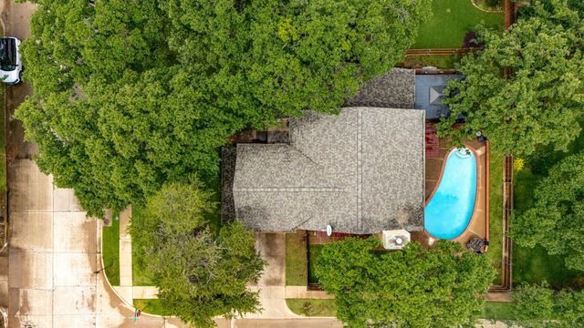 518 Blair Meadow Drive, Grapevine, TX 76051