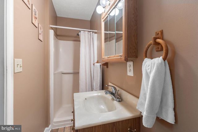 6741 HUNTLAND DR, Bealeton, VA 22712