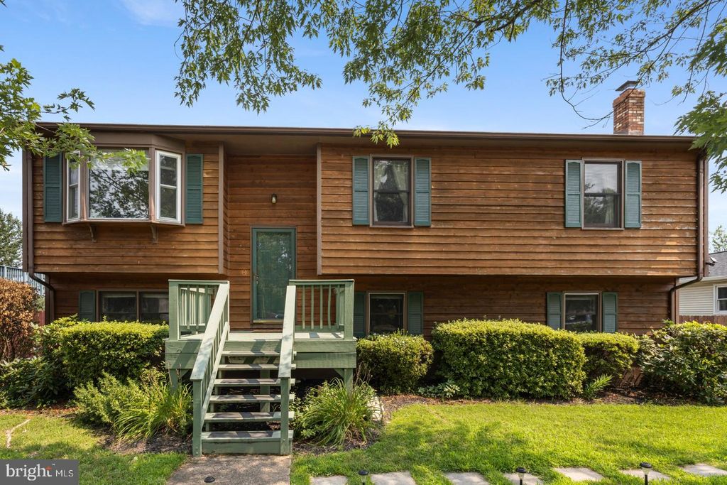 6741 HUNTLAND DR, Bealeton, VA 22712