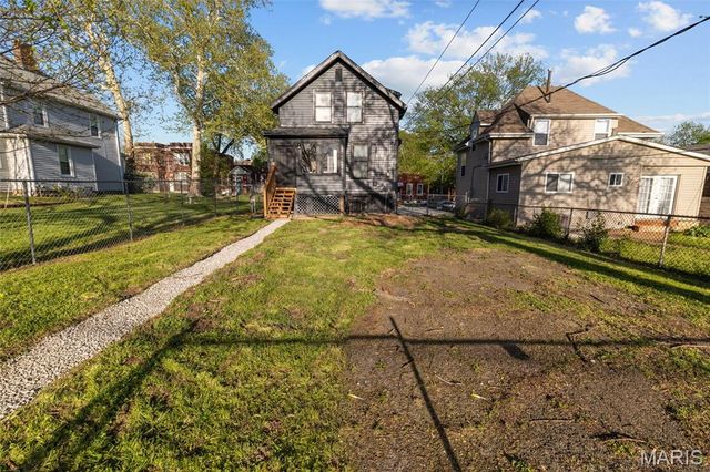 3211 Portis Avenue, St Louis, MO 63116