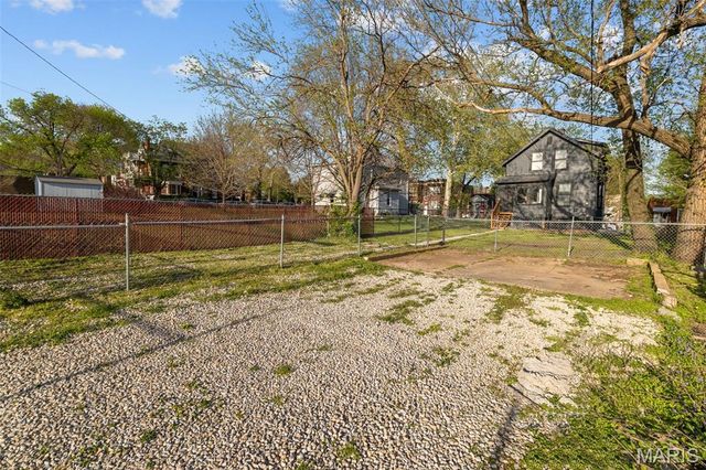 3211 Portis Avenue, St Louis, MO 63116