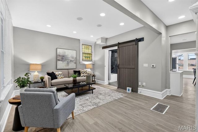 3211 Portis Avenue, St Louis, MO 63116