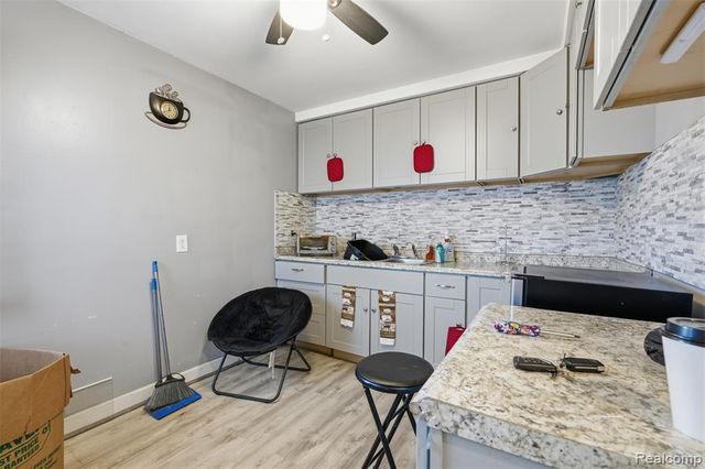 10075 Elmira Street, Detroit, MI 48204