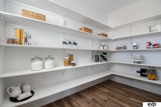 21702 Hampton Drive, Gretna, NE 68028