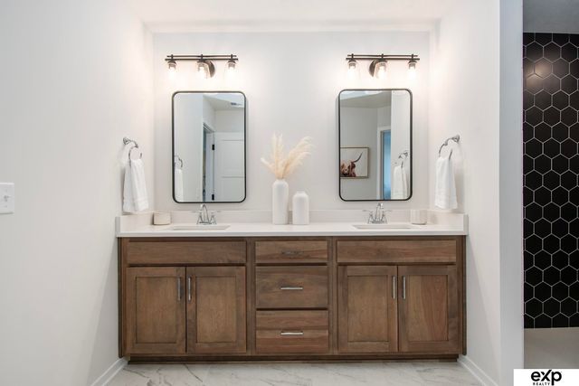 21702 Hampton Drive, Gretna, NE 68028