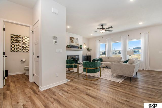 21702 Hampton Drive, Gretna, NE 68028