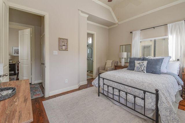 1506 W 23rd Street B, Houston, TX 77008