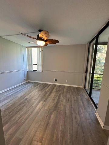 3462 NE Causeway Boulevard 204, Jensen Beach, FL 34957