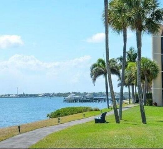 3462 NE Causeway Boulevard 204, Jensen Beach, FL 34957