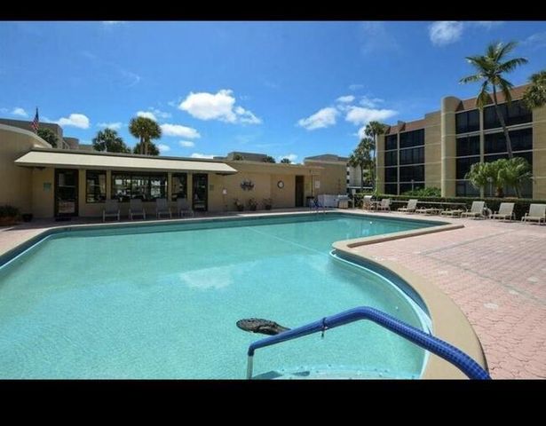 3462 NE Causeway Boulevard 204, Jensen Beach, FL 34957