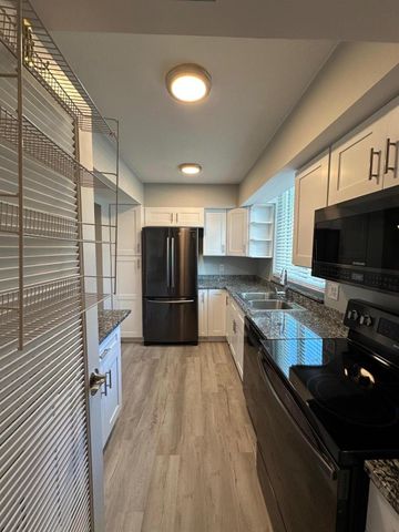 3462 NE Causeway Boulevard 204, Jensen Beach, FL 34957