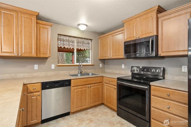 321 ROLLINGWOOD Road, Kelso, WA 98626