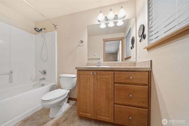 321 ROLLINGWOOD Road, Kelso, WA 98626