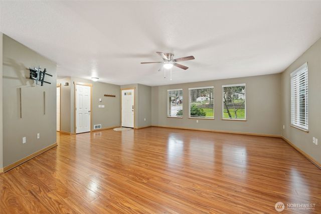 321 ROLLINGWOOD Road, Kelso, WA 98626