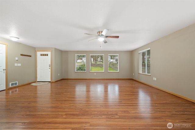 321 ROLLINGWOOD Road, Kelso, WA 98626