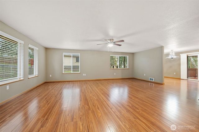 321 ROLLINGWOOD Road, Kelso, WA 98626