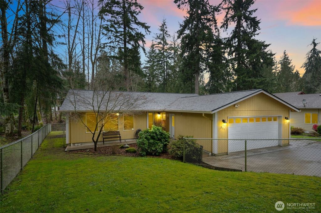 321 ROLLINGWOOD Road, Kelso, WA 98626