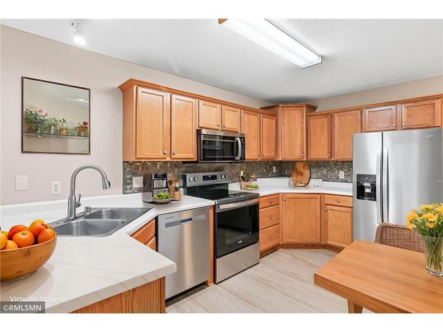 1900 Hawthorne Point, Hudson, WI 54016