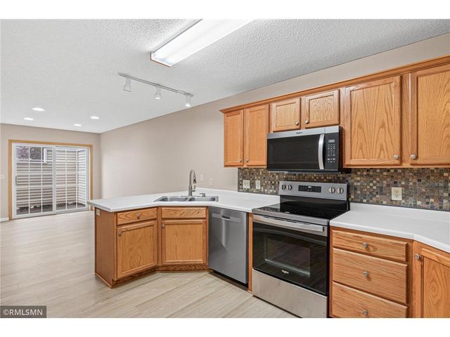1900 Hawthorne Point, Hudson, WI 54016