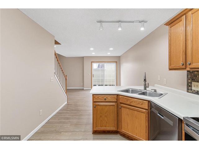 1900 Hawthorne Point, Hudson, WI 54016