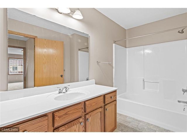1900 Hawthorne Point, Hudson, WI 54016