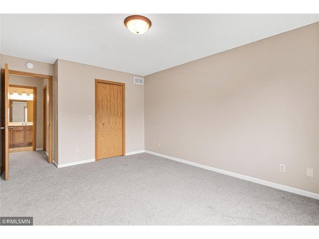1900 Hawthorne Point, Hudson, WI 54016