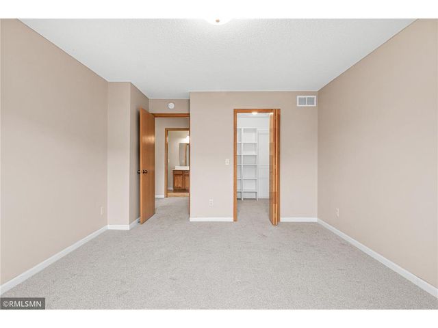 1900 Hawthorne Point, Hudson, WI 54016