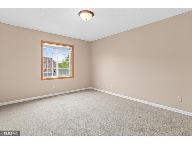 1900 Hawthorne Point, Hudson, WI 54016