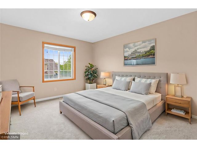 1900 Hawthorne Point, Hudson, WI 54016