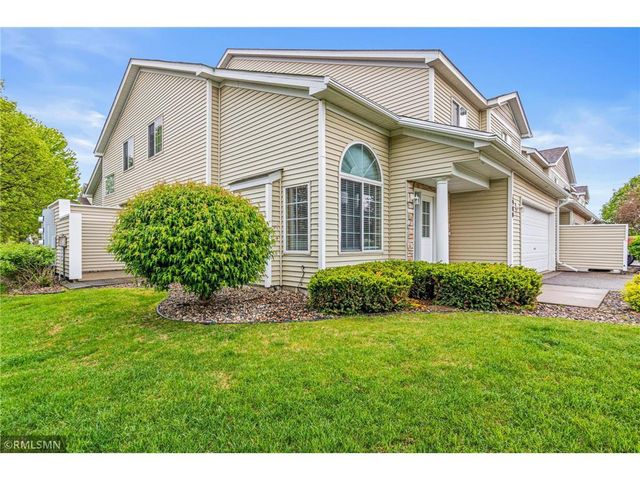 1900 Hawthorne Point, Hudson, WI 54016