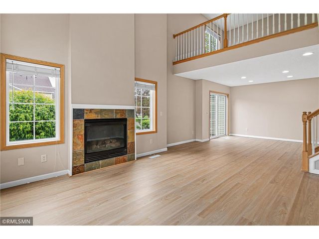 1900 Hawthorne Point, Hudson, WI 54016