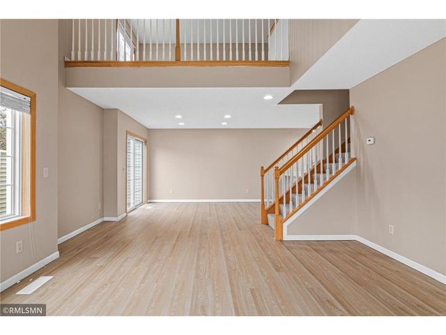 1900 Hawthorne Point, Hudson, WI 54016
