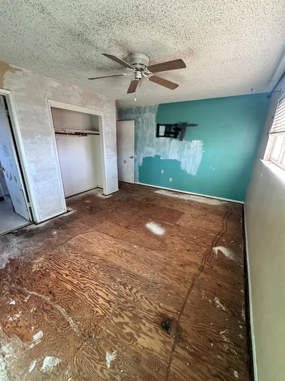 Image 11 of property listing at 107 W Richert Avenue, Clovis, CA 93612