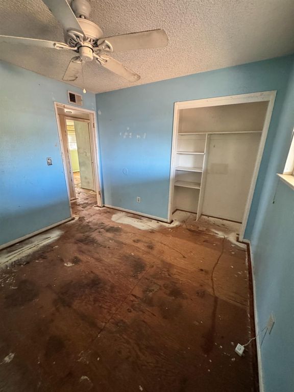 Image 19 of property listing at 107 W Richert Avenue, Clovis, CA 93612