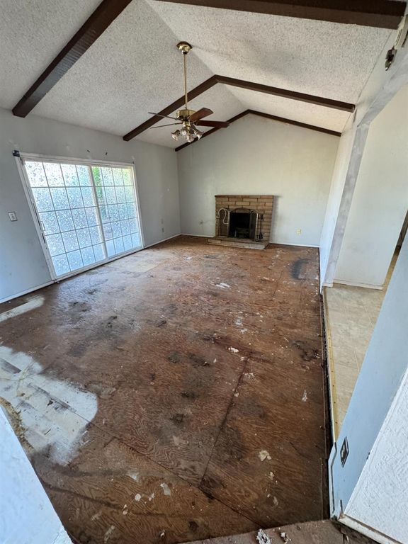 Image 21 of property listing at 107 W Richert Avenue, Clovis, CA 93612