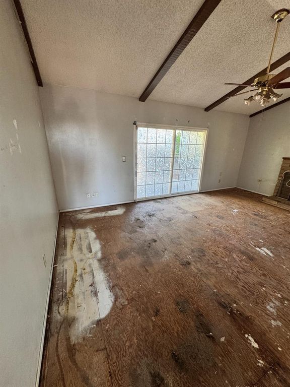 Image 22 of property listing at 107 W Richert Avenue, Clovis, CA 93612