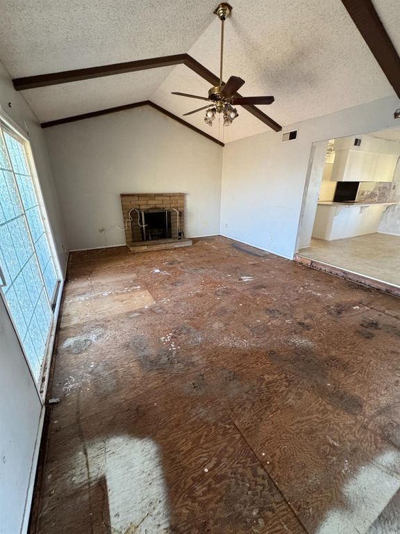 Image 23 of property listing at 107 W Richert Avenue, Clovis, CA 93612