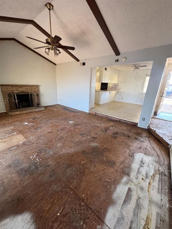 Image 24 of property listing at 107 W Richert Avenue, Clovis, CA 93612