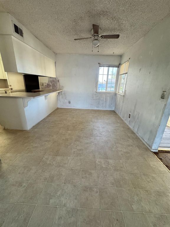 Image 25 of property listing at 107 W Richert Avenue, Clovis, CA 93612