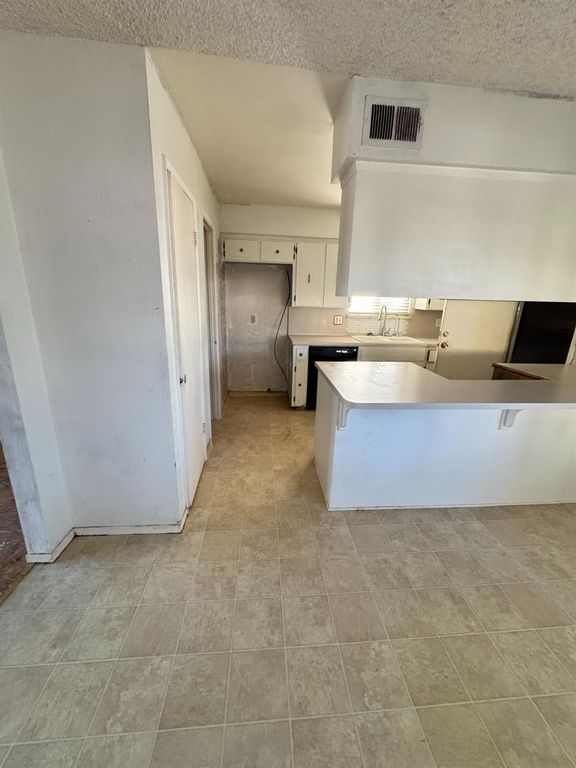 Image 26 of property listing at 107 W Richert Avenue, Clovis, CA 93612