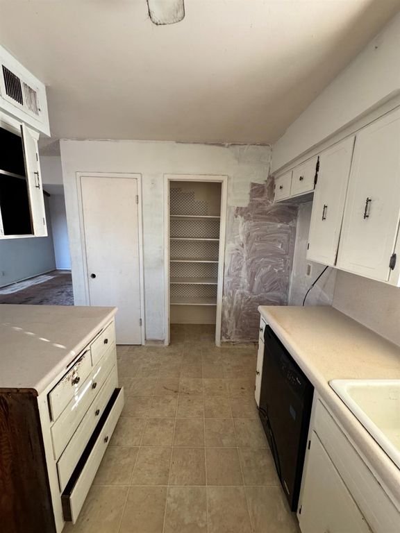 Image 27 of property listing at 107 W Richert Avenue, Clovis, CA 93612